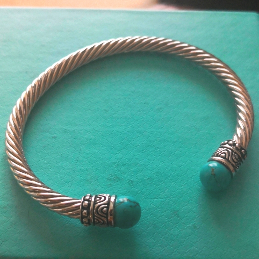 New braselet